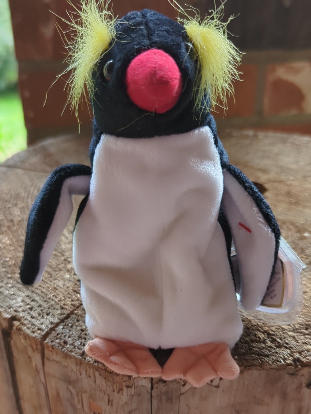 Ty Black & White Penguin with Red Beak and Yellow Tufts. 2000 Series : 'Frigid'